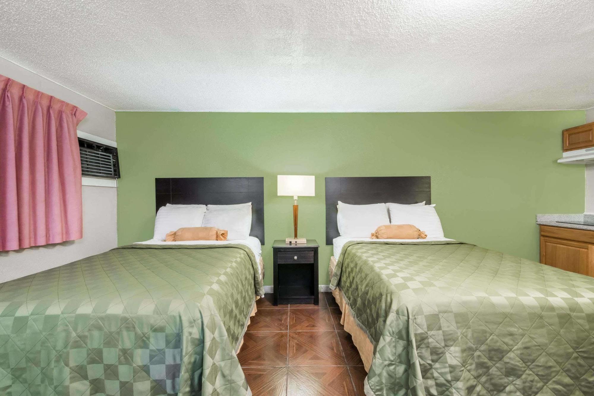 Executive Inn & Kitchenette Suites-Eagle Pass Zewnętrze zdjęcie
